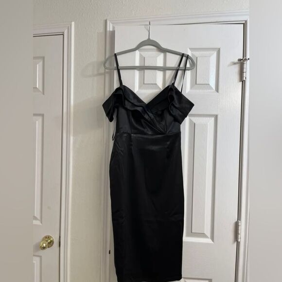 Fashion nova women’s midi dress satin black could shoulder - Picture 7 of 12